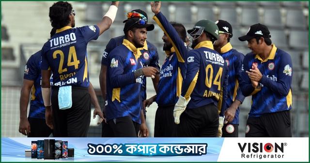 বোলারদের নৈপুণ্যে ঢাকার অনায়াস জয়